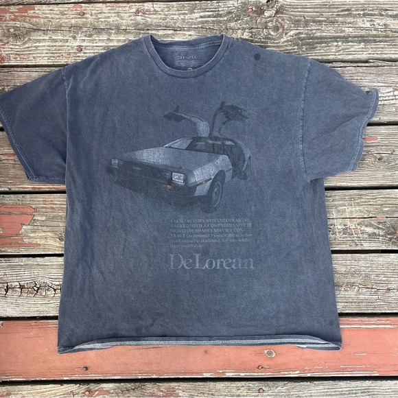H&M Charcoal DeLorean Graphic Tee - Picture 1 of 1